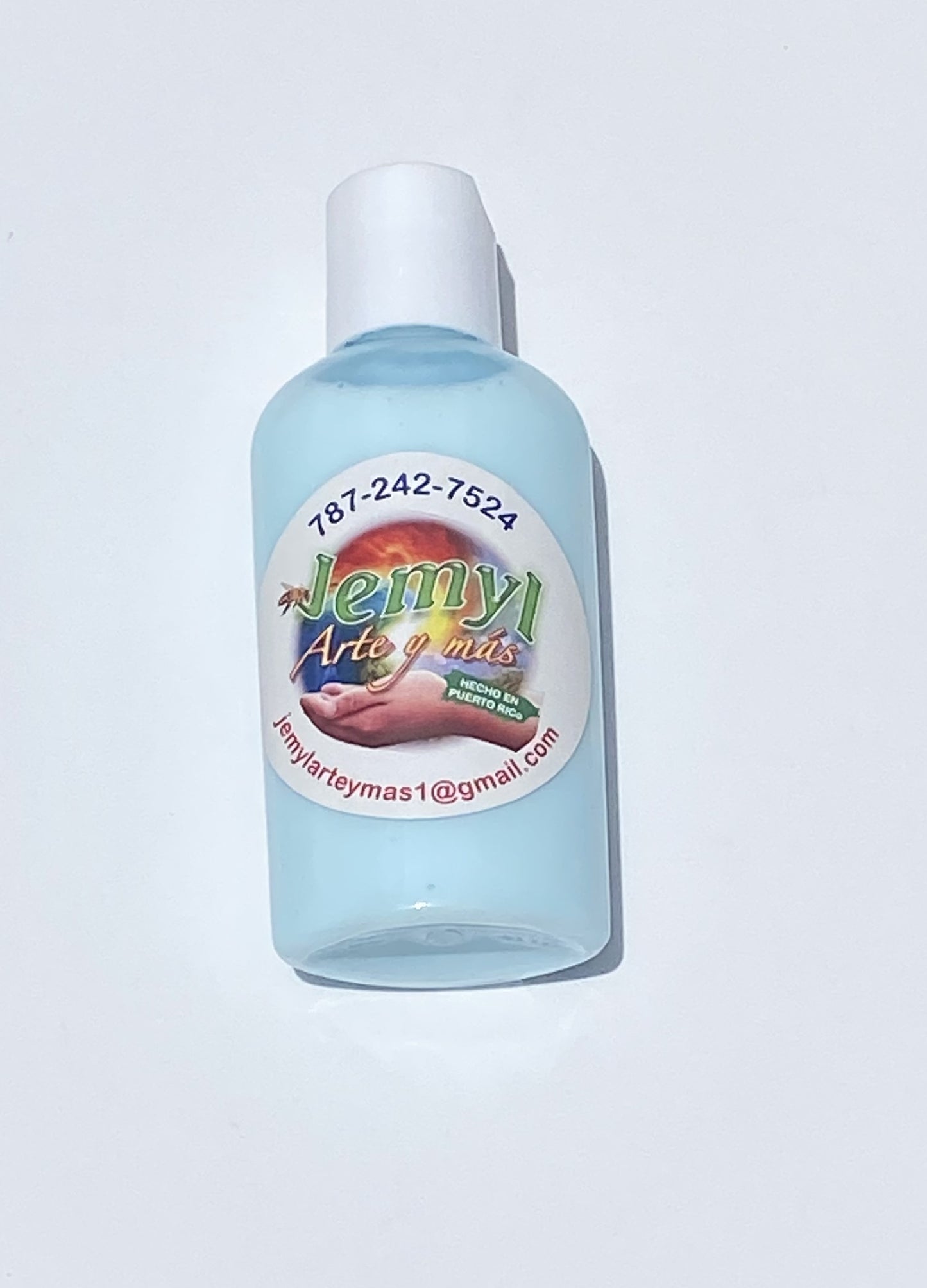 La locion (Body Lotion) para hombres es una exclusiva de Jemyl Arte y Mas. Tiene una combinación cautivadora de notas que evocan la confianza y el encanto natural. Sus notas principales de cítricos con hierbas frescas. Con toques cálidos de madera y ámbar.